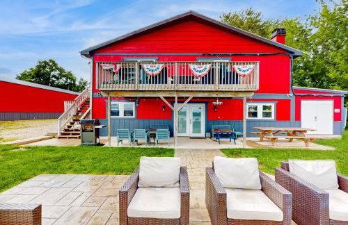 Waterfront Fun! Group Getaway on Lake Marie - Foto 2