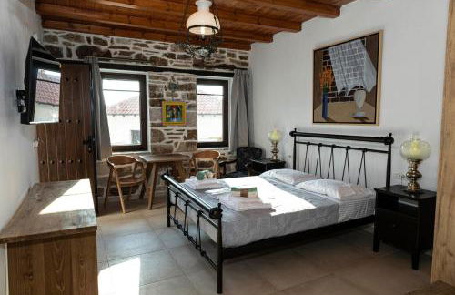 Annousa's House & Studios - Photo 9