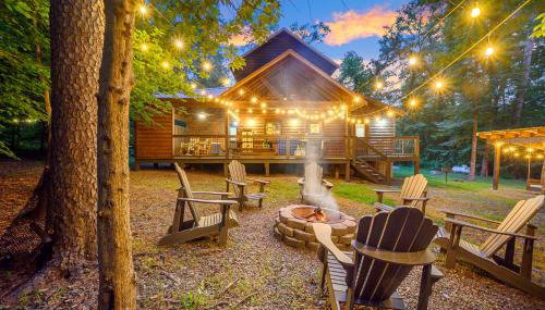 Rustic Family Getaway - Pool Table, Hot Tub, Pets, Great Location - Foto 1, Garden view