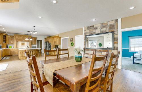 Family Home on 9 Acres! Climbing Wall and Gym - Foto 6