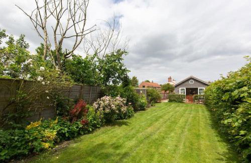 The Artist's Studio at Meadow Cottage - Photo 26