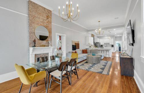 Bright Uptown home w gated parking - Foto 10