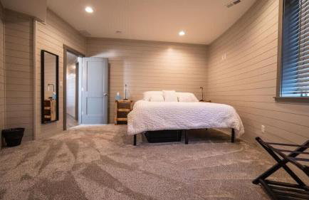 East Cabin- Yellowstone Family Retreat- Sled Hill - Foto 17