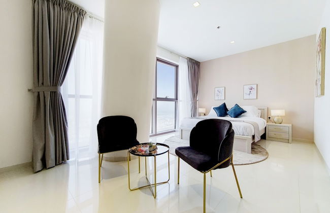 GreenFuture - Luxe Studio In Trade Center With Downtown Views - Photo 5