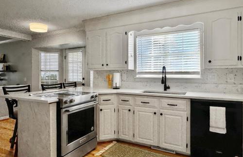 Cozy Home Away From Home - Pet-friendly, King bed - Foto 7