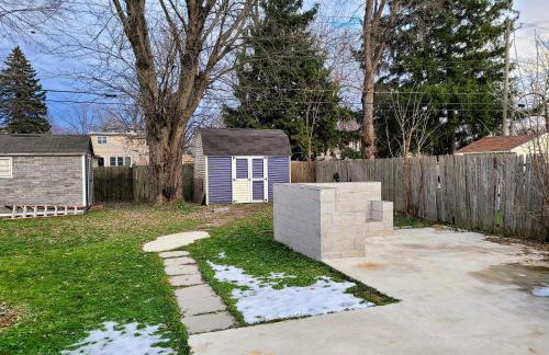 Nice house with private parking, king bed fenced yard - Foto 53