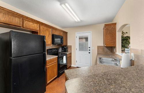 Bright & spacious 3 bedroom home Amazing location - Foto 26