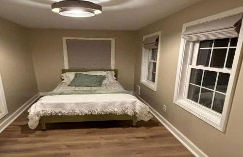 Classic Lakeside Estate Stay with Cozy Living Spaces & Outdoor Adventures in Kuttawa, Kentucky - Foto 33