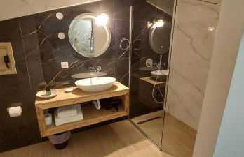 Filoxenia Olive Garden luxury villas and suites - Foto 8