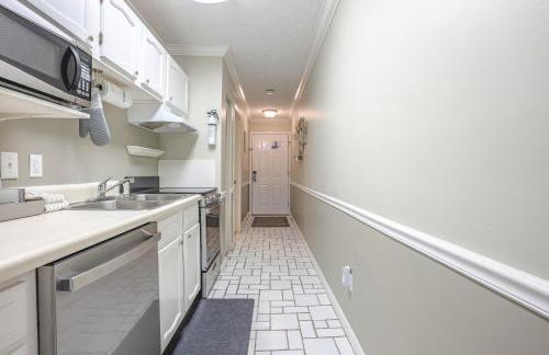 Sweet Retreat by Sand Seeker Vacations - Photo 12