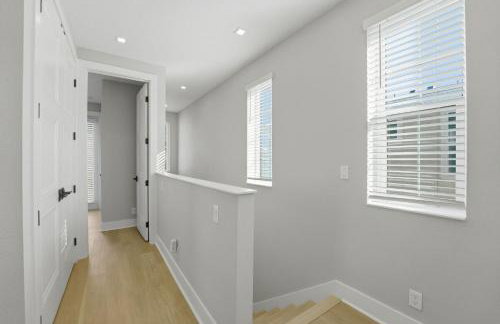 New Listing Discounts! Canal Home-Heated Pool, Game Room, Tesla Charger, & More - Foto 37