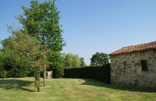 Holiday Home in Saint-laurent-de-la-salle With Pool - Foto 6