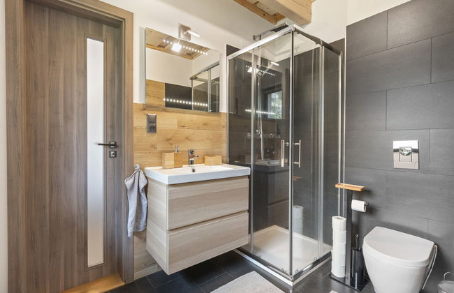 6 bedroom House in Benešov nad Černou with garden and terrace - Photo 36