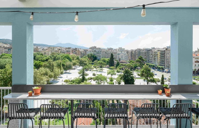 Zeus is Loose Hostel - Photo 1