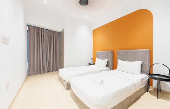 Moonway Luxury Suites At Eaton Residence - Photo 51