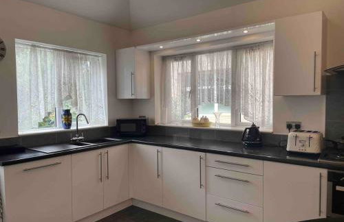 3 Bedroom Lovely Calm Independent Home - Foto 18