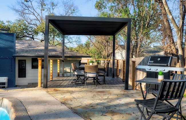 Luxury Zilker Home Pool Hot Tub Kitchen - Photo 12