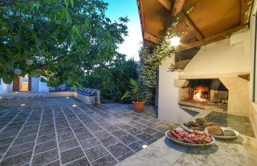 Villa Nina Luxury With Pool - Happy Rentals - Foto 39