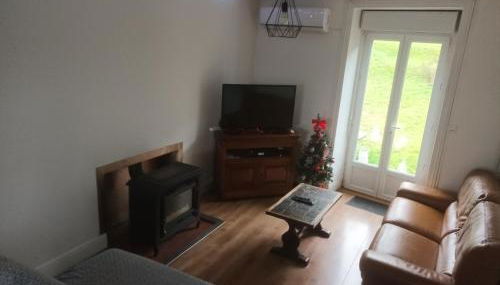 Gite au sein du Parc des Volcans d'Auvergne, tous commerces à pied - Foto 3