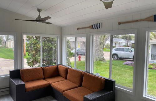 Newly Renovated! Old Homestead Beach Home - Foto 19