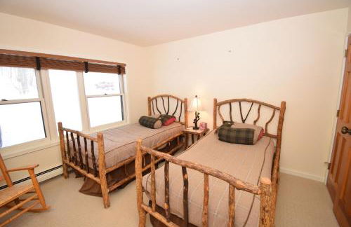 Stratton Mountain Condo with a Hot Tub! Sleeps 12! - Photo 34