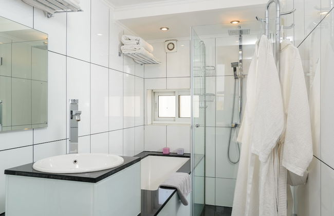 3BR Apt Steps from Sea W Parking - Foto 20