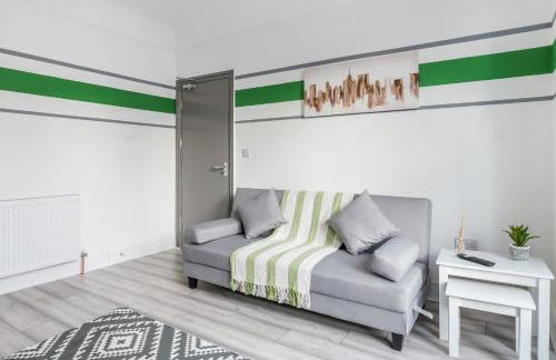 Contractor Luxury Home - Long Stays - 4 Bedrooms - Sleep 8 - Zip & Link Beds - Ultra Fast WiFi - Free Parking - Foto 9