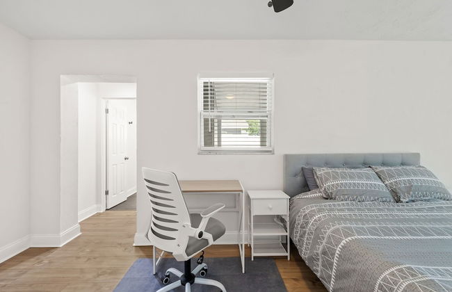 Sunny Palmetto Oasis: 4br Home With Private Pool 4 Bedroom Home by RedAwning - Foto 7