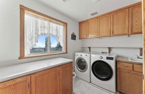 Mountain View Mansion - Photo 24