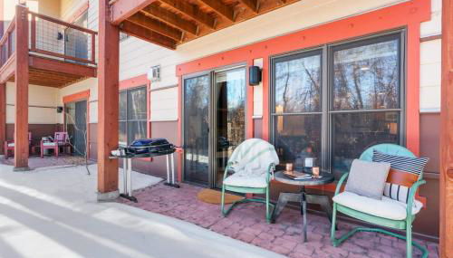 Basecamp Stays: Upscale Getaway Shuttle Hot Tubs - Foto 3