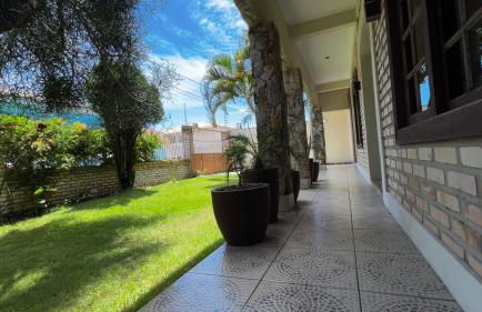 Casa espaçosa com sala de jogos interna e externa - Photo 5