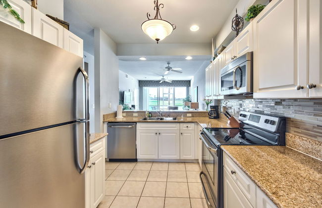 Asiago Vacation Rental at Lely Resort. Newly Furnished 2-Bedroom Condo with Stunning Lake & Golf Views. Spacious Retreat with Private Lanai, Resort Pool, Hot Tub and Gym Access - Foto 9