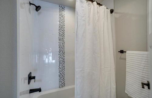 Family-Friendly Townhome about 2 Mi to Windsor Lake! - Foto 22