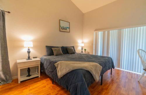 Spacious 4-bedroom 2-bath Abode - Foto 6