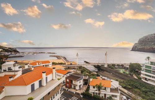 Beachfront Penthouse with Panoramic Ocean-View Terrace VIP Baia - Photo 33