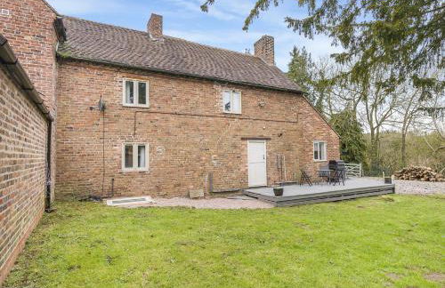 6 Bedroom Country Cottage with Hot Tub - Photo 21