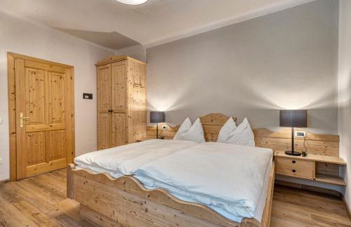 Kreuzwegerhof Nals - Historic Nature Stay with Pool near Meran & Bozen - Photo 56