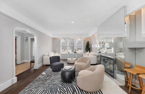 Historic Home, Chic Living Near Motown & Midtown - Photo 9