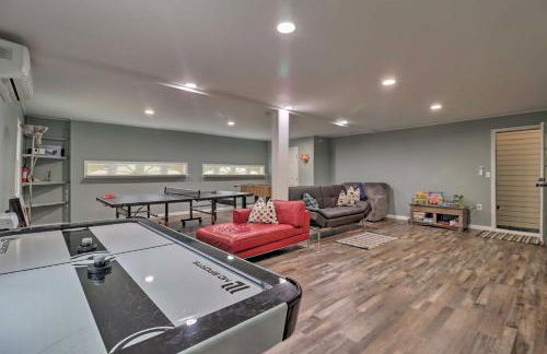 Pocono Home with Hot Tub, Fireplace and Game Room! - Foto 2