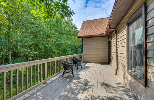 Cabin with Hot Tub and WiFi 4 Mi to Snowshoe Resort - Foto 32