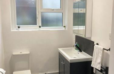 Tyn-Y-Berth Sleeps 27 luxury group accommodation - Photo 42