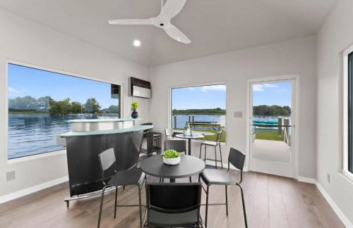 The Glass Mansion w/Optional Boat Rental - Foto 63