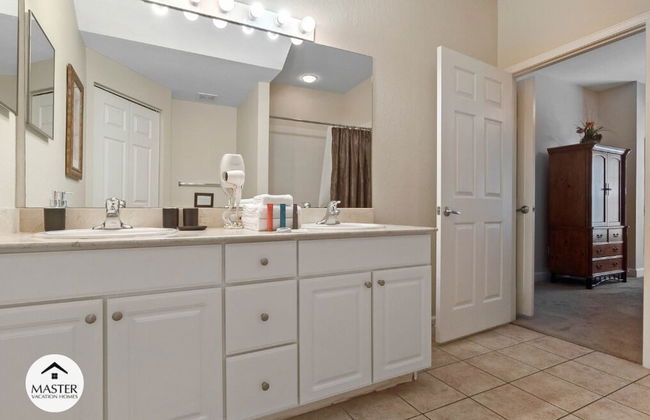 3 Bedrooms S / Lucaya Village Townhouse by RedAwning - Foto 47