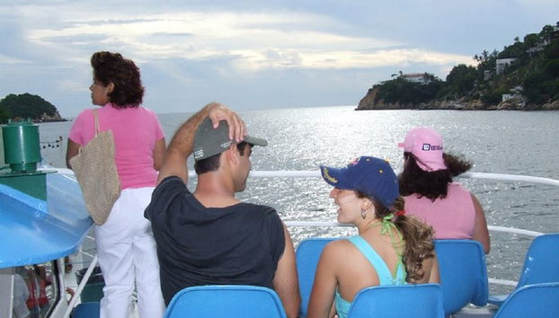 Bonanza Catamaran Cruise in Acapulco Bay - Photo 3