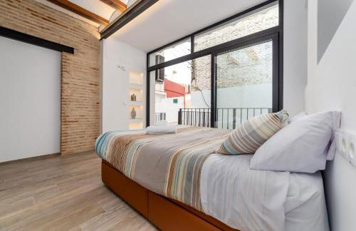 FLORIT FLATS - CATHEDRAL LUXURY TERRACE FLAT 2BR 2BA AC Wifi - Photo 22