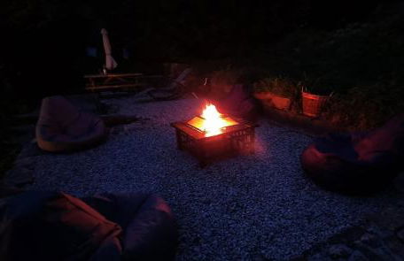 Modern and spacious 2 bedroom apartment with free parking - Photo 40