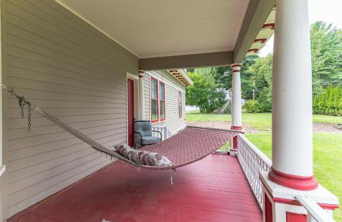 Mountain View Victorian with Convenient Location and Lots of Space tp Play farmhouse - Foto 36