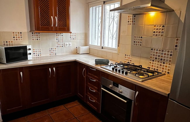 Lovely 10-bed Villa With Private Pool & Garden - Foto 9