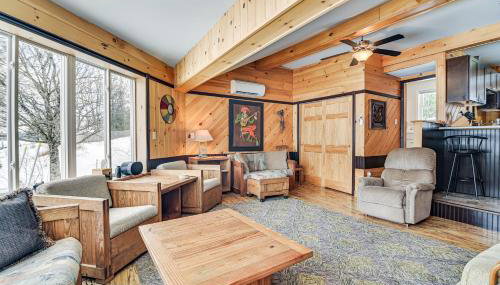 Dock and Views! Lakeside Family Escape in Wilton - Foto 4