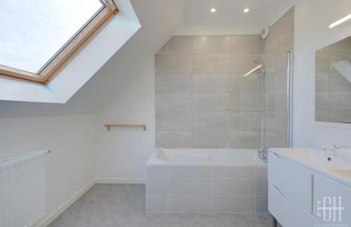 Maison familiale 4 chambres avec jardin et parking - Foto 8